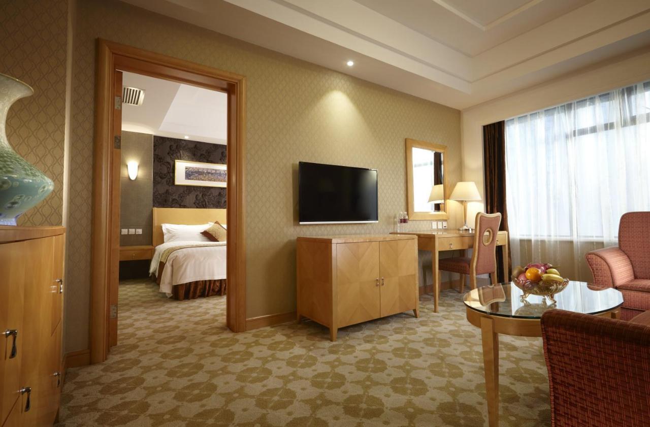 Dalian East Hotel Jinzhou  Bagian luar foto